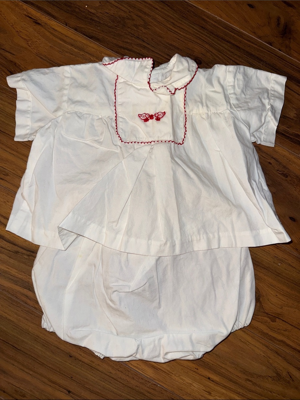 0-3M 1970s vintage girls White Baby Two-Piece dress Set with Red Embroidery